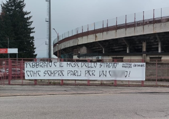 «Febbraio è il mese dello stadio»: striscione fuori dall’Ossola