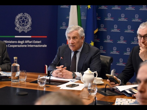 Tajani, domani rientreranno i 200 studenti minorenni