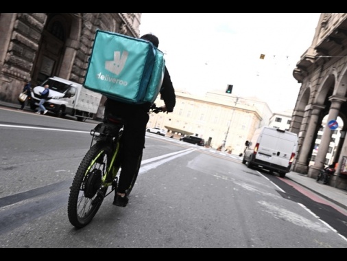 Il gip di Milano convalida il controllo giudiziario di Deliveroo