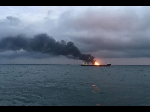 Mosca, nave gasiera russa attaccata da droni ucraini nel Mediterraneo