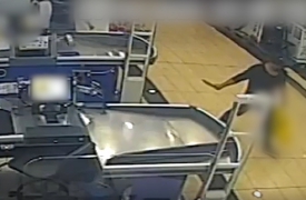 In un pomeriggio tre rapine ai supermercati. Arrestato