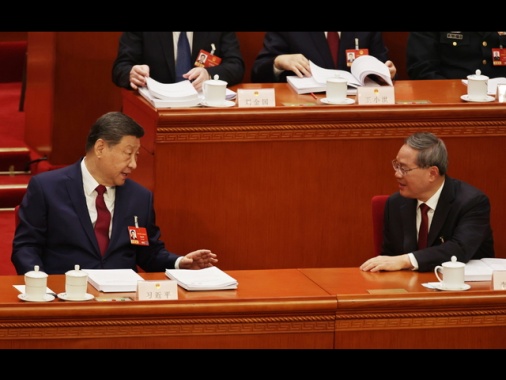 La Cina fissa l'obiettivo di crescita tra il 4,5 e il 5% per il 2026