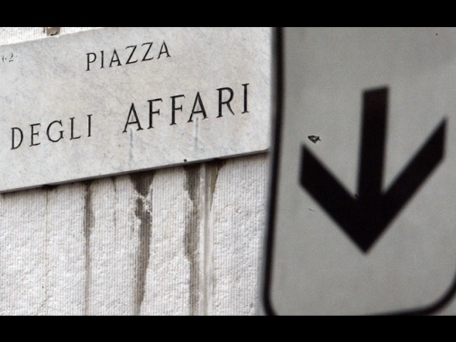 Borsa: Milano chiude a -1,61%, pesanti Nexi e Amplifon