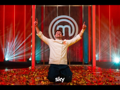 Il 24enne brianzolo Teo è il nuovo MasterChef, oltre 1,1 milioni per la finale