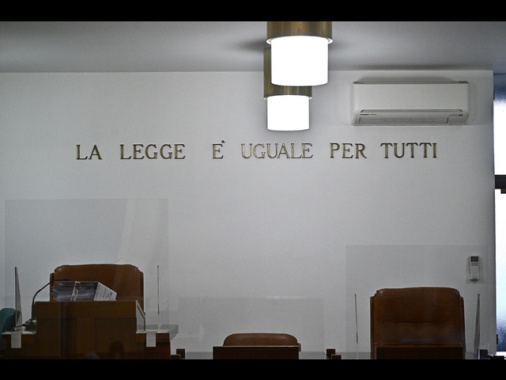 Uccise il figlio per difendere la moglie, condannato a 11 anni