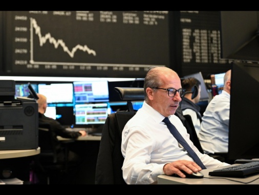 Borsa: l'Europa amplia il calo con i future Usa, Milano -1%