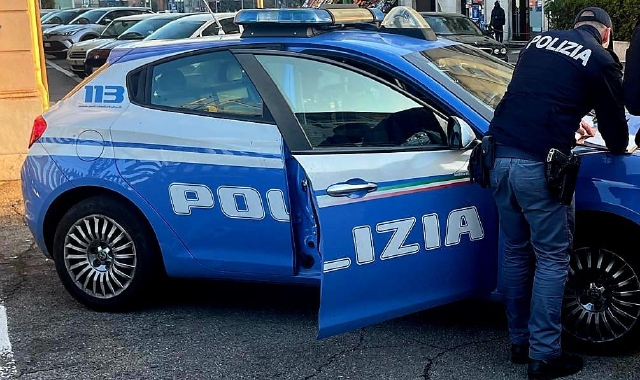Il prof, l’allarme coltello in classe, il caos: arriva la polizia