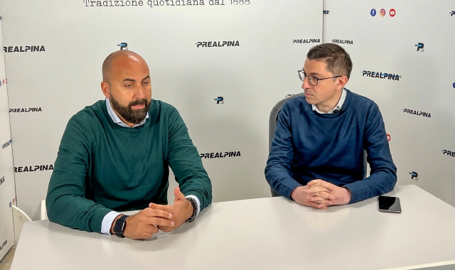 Carmine Gorrasi intervistato dal giornalista della Prealpina, Francesco Inguscio (foto Benvegnù)