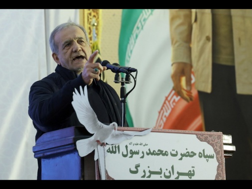 Iran a Paesi vicini, 'scusate per raid, stop se attacchi non partiranno da voi'