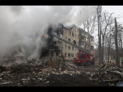 Nove morti e numerosi feriti nei raid russi sull'Ucraina