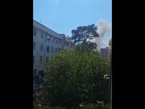 Protezione civile Teheran, 'pioggia acida, rimanere in casa'