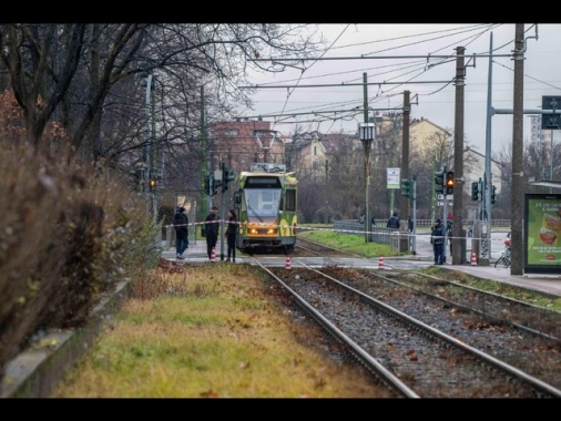 Altro tram esce dai binari a Milano, terzo incidente in dieci giorni