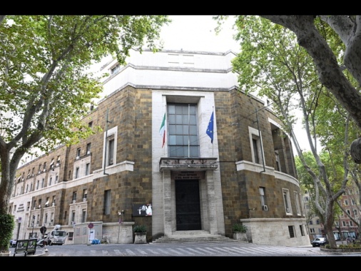 Urso convoca d'urgenza cabina regia della Commissione allerta rapida