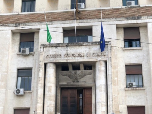 Malattie infettive, sospeso dalle Regioni l'invio di dati per la sorveglianza