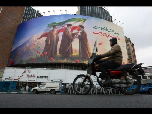 Tv Iran, a breve la Guida Suprema pronuncerà il suo primo messaggio