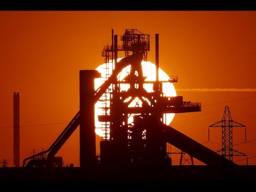 Iran, 'distruggeremo le infrastrutture di petrolio e gas nella regione'