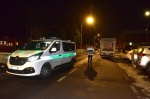 VARESE INCIDENTE GRAVE PEDONE INCASTRATO SOTTO IL CAMION VIA MONTE ROSA