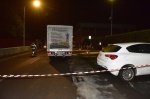 VARESE INCIDENTE GRAVE PEDONE INCASTRATO SOTTO IL CAMION VIA MONTE ROSA