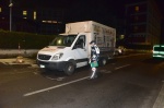 VARESE INCIDENTE GRAVE PEDONE INCASTRATO SOTTO IL CAMION VIA MONTE ROSA