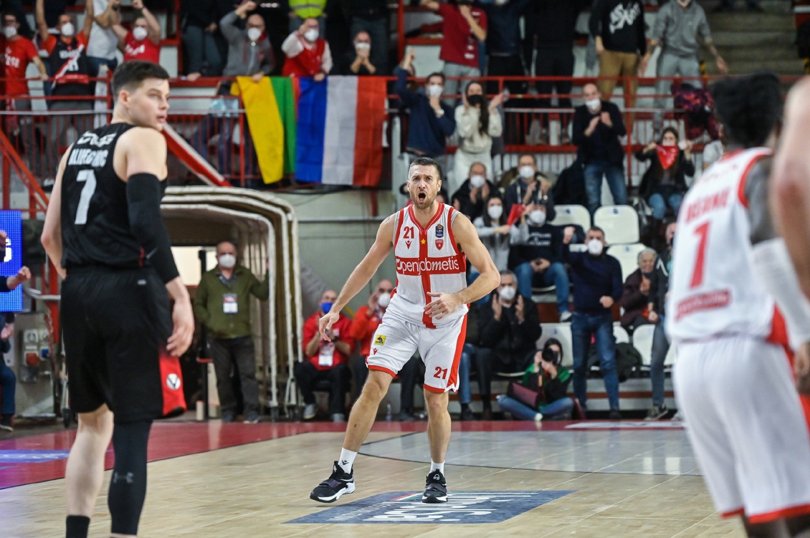VARESE BASKET SERIE A OPENJOBMETIS PALLACANESTRO VARESE VS. VIRTUS SEGAFREDO BOLOGNA NELLA FOTO ESULTANZA GIANCARLO FERRERO