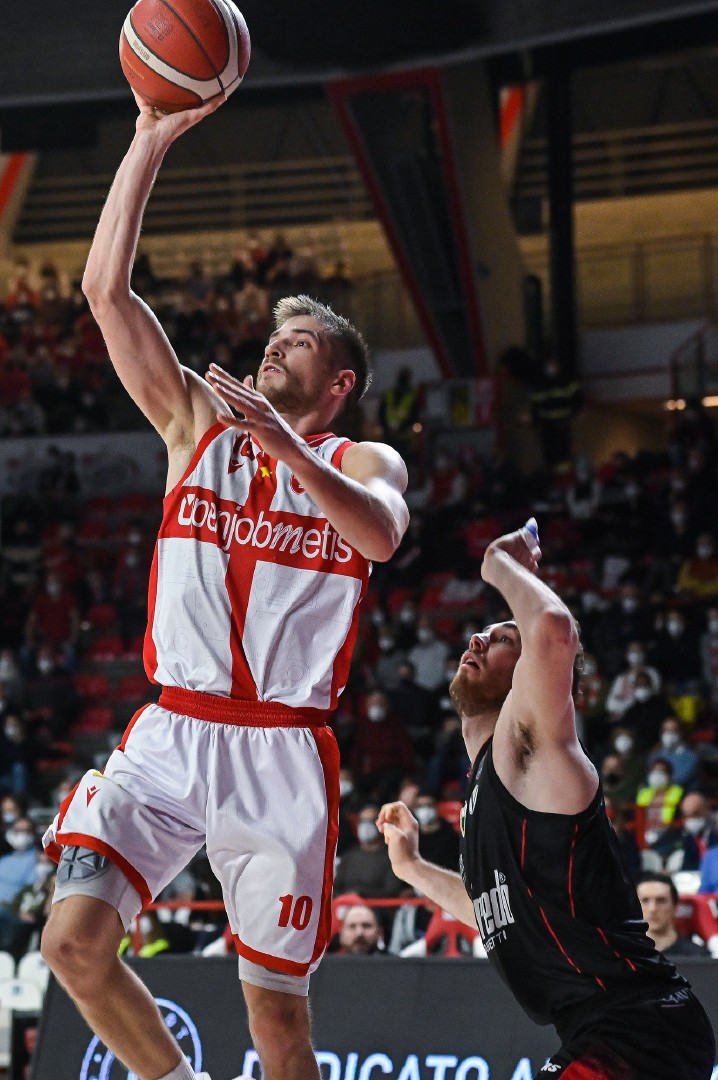 VARESE BASKET SERIE A OPENJOBMETIS PALLACANESTRO VARESE VS. VIRTUS SEGAFREDO BOLOGNA NELLA FOTO GIOVANNI DE NICOLAO