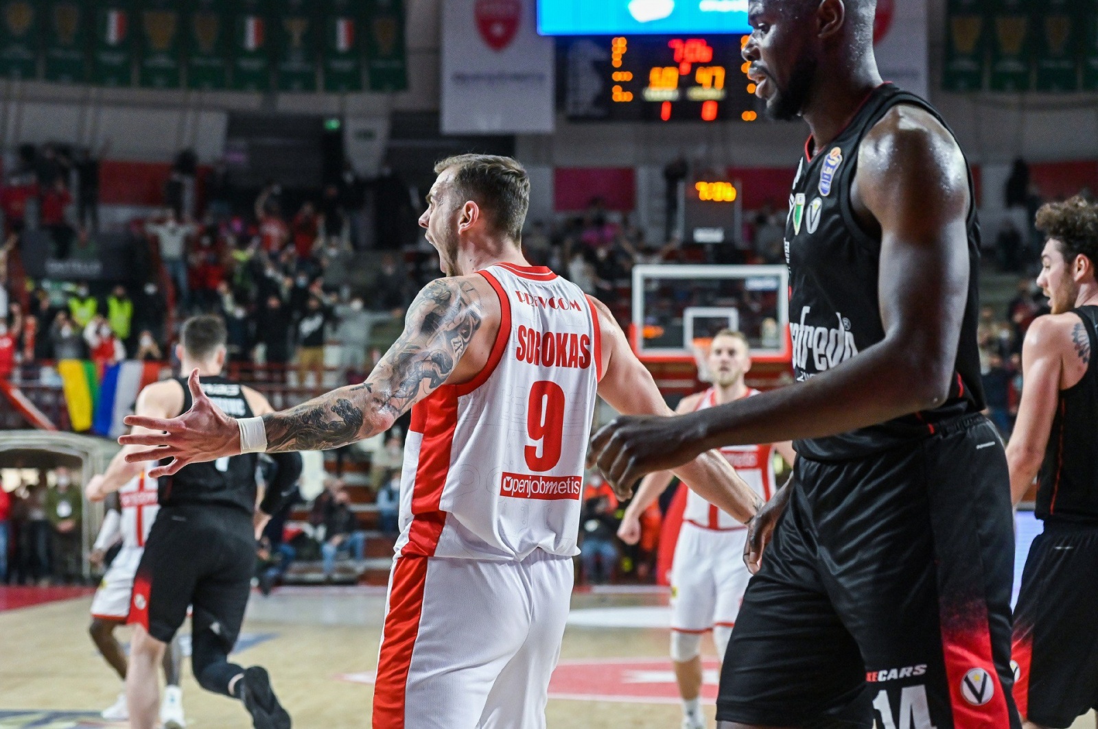 VARESE BASKET SERIE A OPENJOBMETIS PALLACANESTRO VARESE VS. VIRTUS SEGAFREDO BOLOGNA NELLA FOTO PAULIUS SOROKAS ESULTANZA