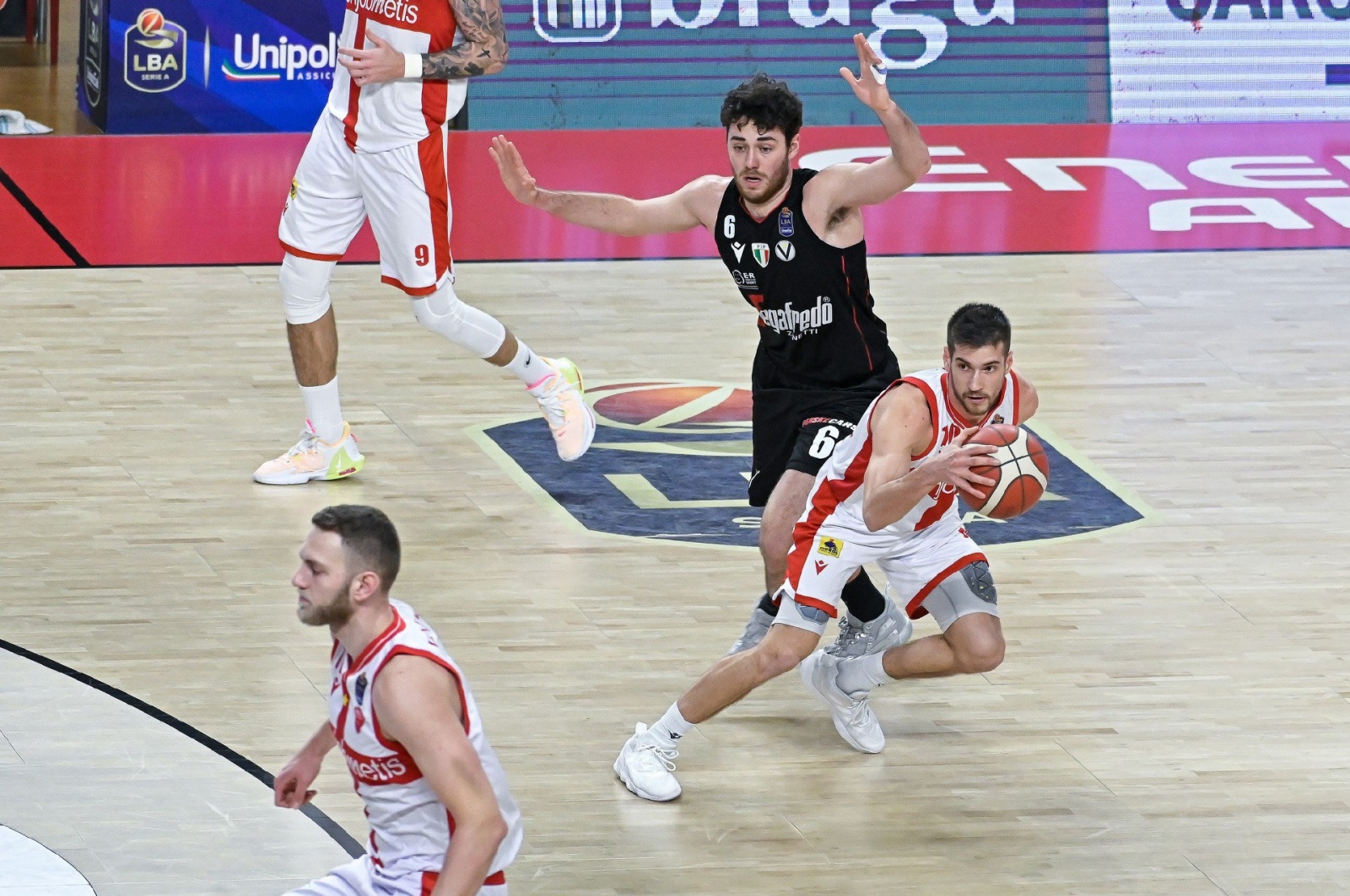 VARESE BASKET SERIE A OPENJOBMETIS PALLACANESTRO VARESE VS. VIRTUS SEGAFREDO BOLOGNA NELLA FOTO GIOVANNI DE NICOLAO