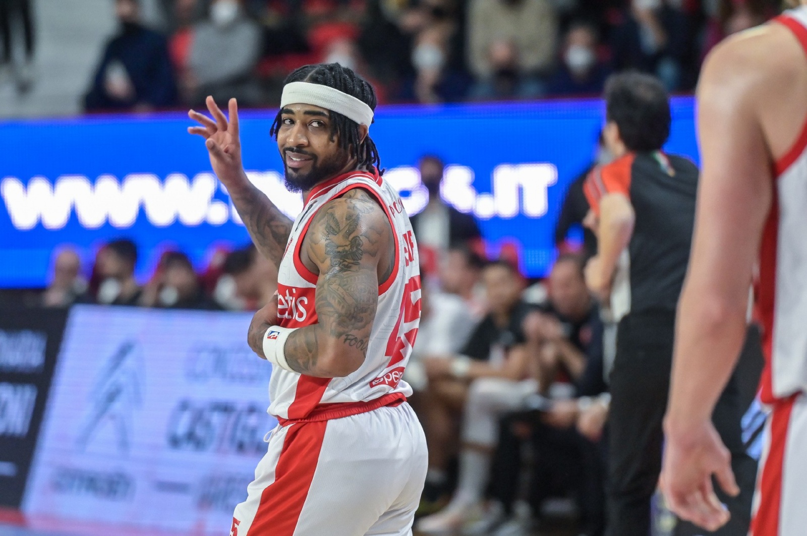 VARESE BASKET SERIE A OPENJOBMETIS PALLACANESTRO VARESE VS. VANOLI CREMONA NELLA FOTO MARCUS KEENE ESULTANZA