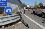 Un 32enne di origine asiatica è stato investito e ucciso oggi da un Tir mentre percorreva una rampa in monopattino. L'incidente è avvenuto sulla strada provinciale Cassanese, all'altezza del Comune di Melzo, nel Milanese. L'uomo è morto sul colpo. Sul pos