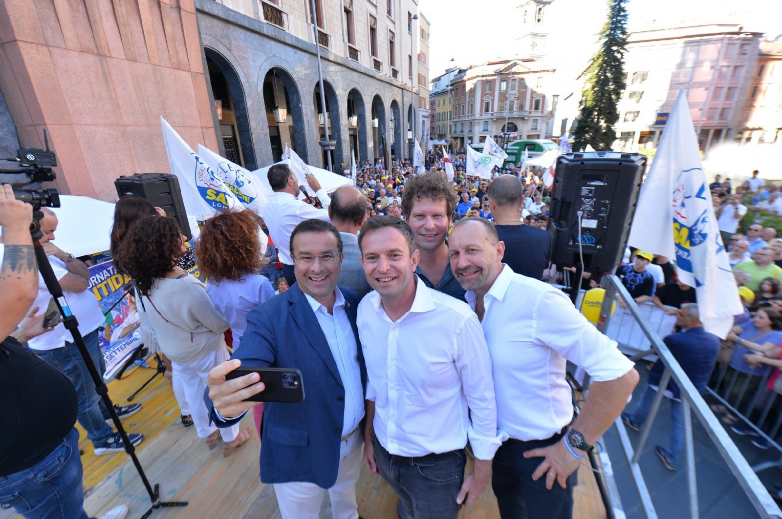 VARESE MATTEO SALVINI IN PIAZZA MONTE GRAPPA PER CAMPAGNA ELETTORALE POLITICHE 2022 CON I CANDIDATI. RISOTTATA LEGA E BIRRA