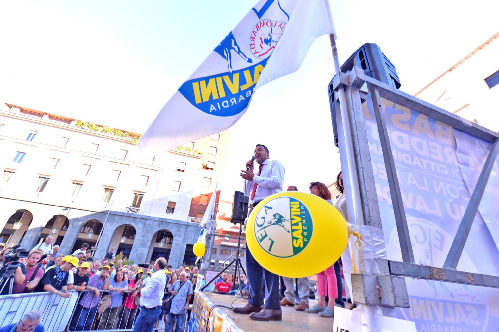 VARESE MATTEO SALVINI IN PIAZZA MONTE GRAPPA PER CAMPAGNA ELETTORALE POLITICHE 2022 CON I CANDIDATI. RISOTTATA LEGA E BIRRA