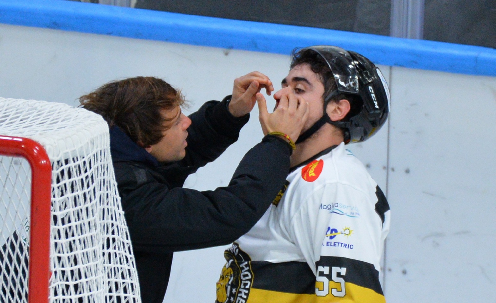 VARESE. HOCKEY. HCMV MASTINI VARESE-HC FALCONS BRIXEN BRESSANONE NELLA FOTO PIROSO COLPITO