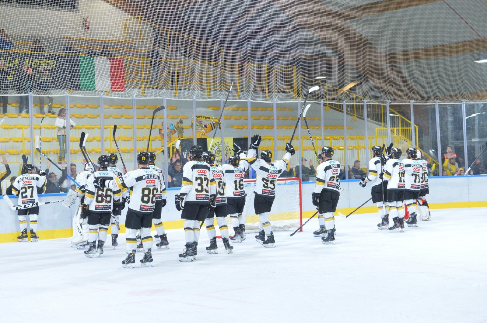 VARESE. HOCKEY. HCMV MASTINI VARESE-HC FALCONS BRIXEN BRESSANONE NELLA FOTO