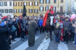 VARESE FESTA SAN MARTINO 2022. BANCARELLE E SAN MARTINO A CAVALLO CHE DONA IL MANTELLO AL POVERO