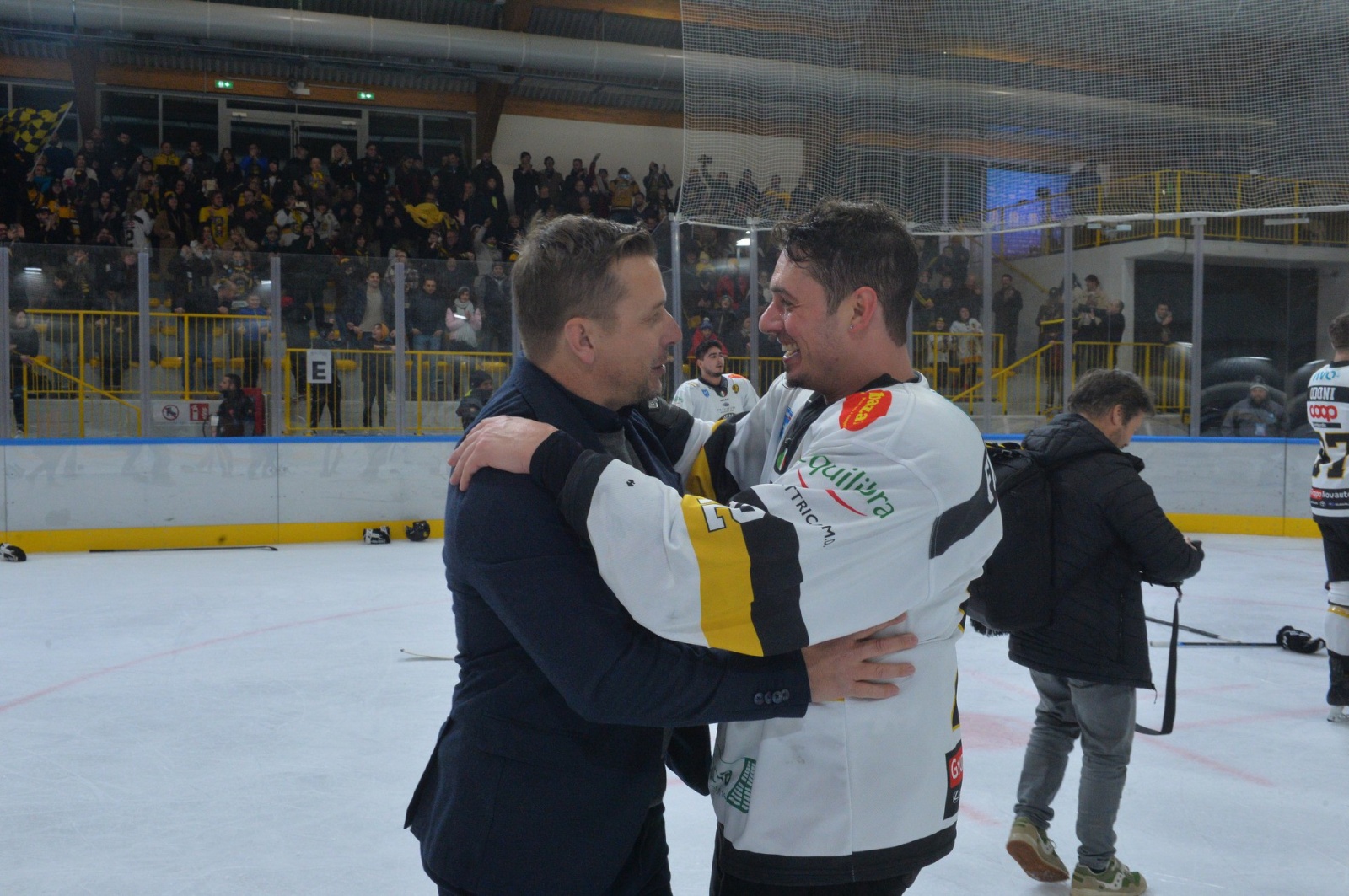 VARESE. HOCKEY. COPPA ITALIA. FINALS FOUR. FINALE HCMV VARESE HOCKEY - SV KALTERN ROTHOBLASS CALDARO NELLA FOTO FINALE FESTEGGIAMENTI