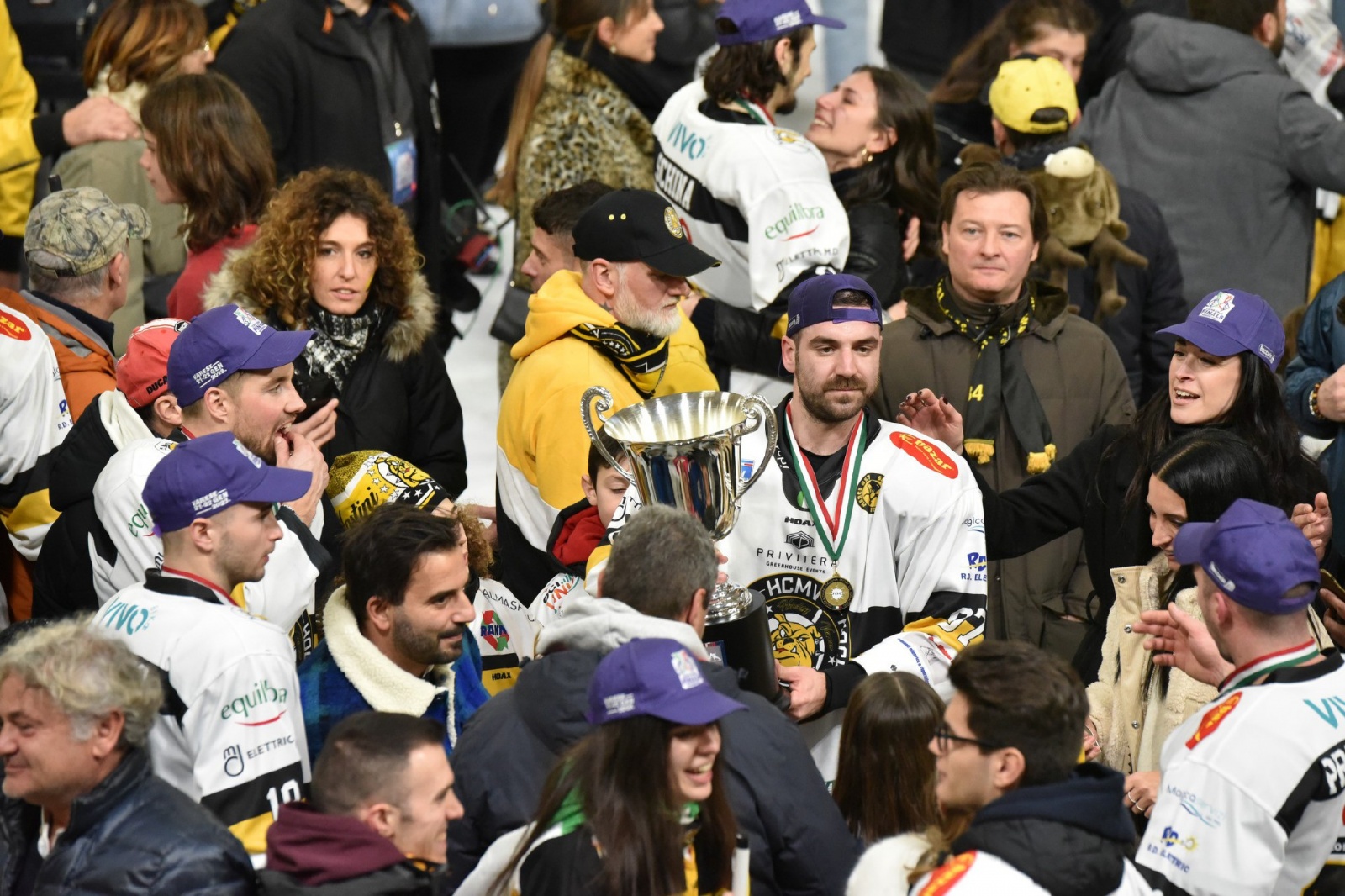 VARESE. HOCKEY. COPPA ITALIA. FINALS FOUR. FINALE HCMV VARESE HOCKEY - SV KALTERN ROTHOBLASS CALDARO NELLA FOTO FINALE FESTEGGIAMENTI