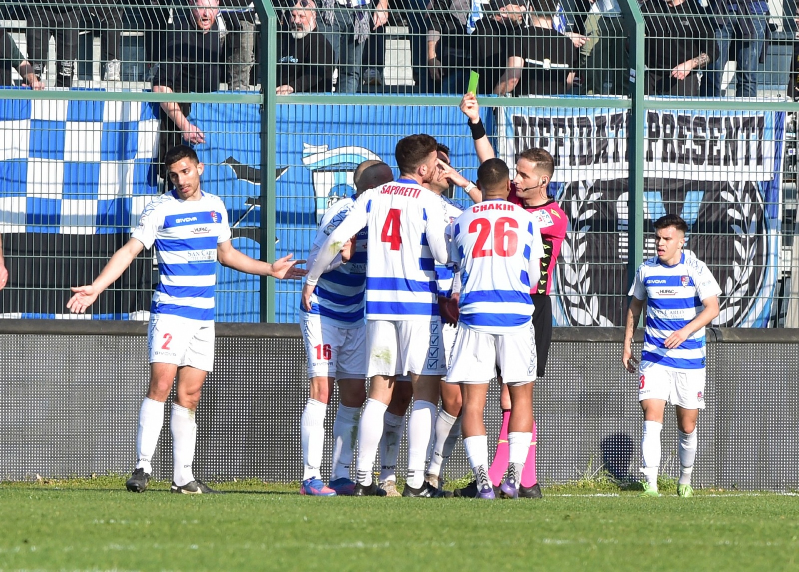 BUSTO ARSIZIO PRO PATRIA PRO SESTO CALCIO NELLA FOTO PROTESTE FALLO SECONDO RIGORE PER PRO SESTO