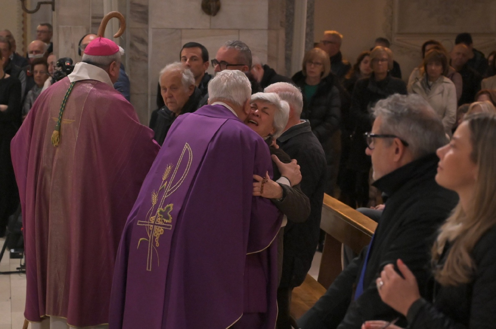 CASTELLANZA FUNERALI MIRELLA CERINI SINDACO DI CASTELLANZA CHIESA DI SAN GIULIO