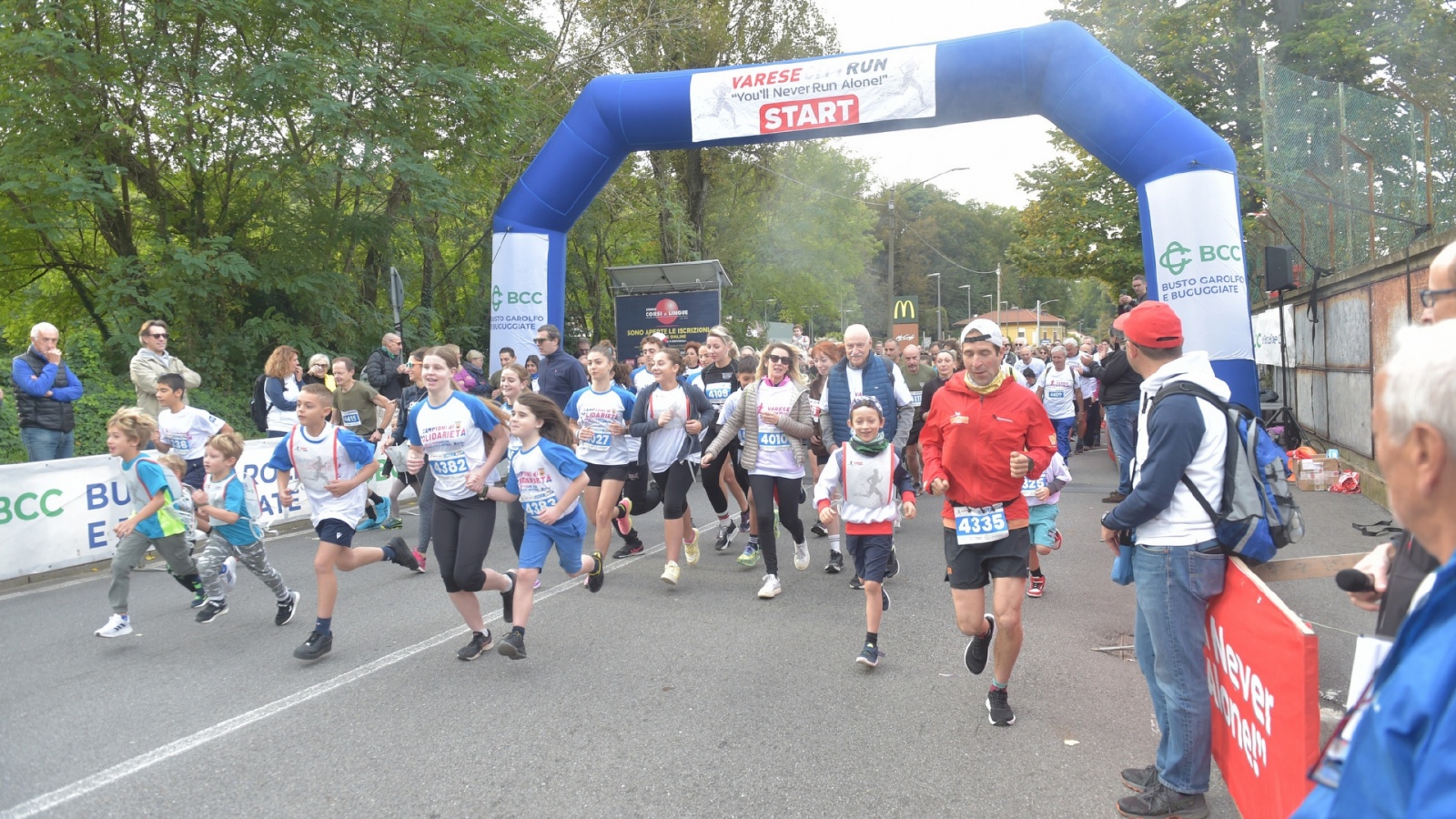 VARESE. VARESE CITY RUN 2024 NELLA FOTO PARTENZA FAMILY RUN 3 KM