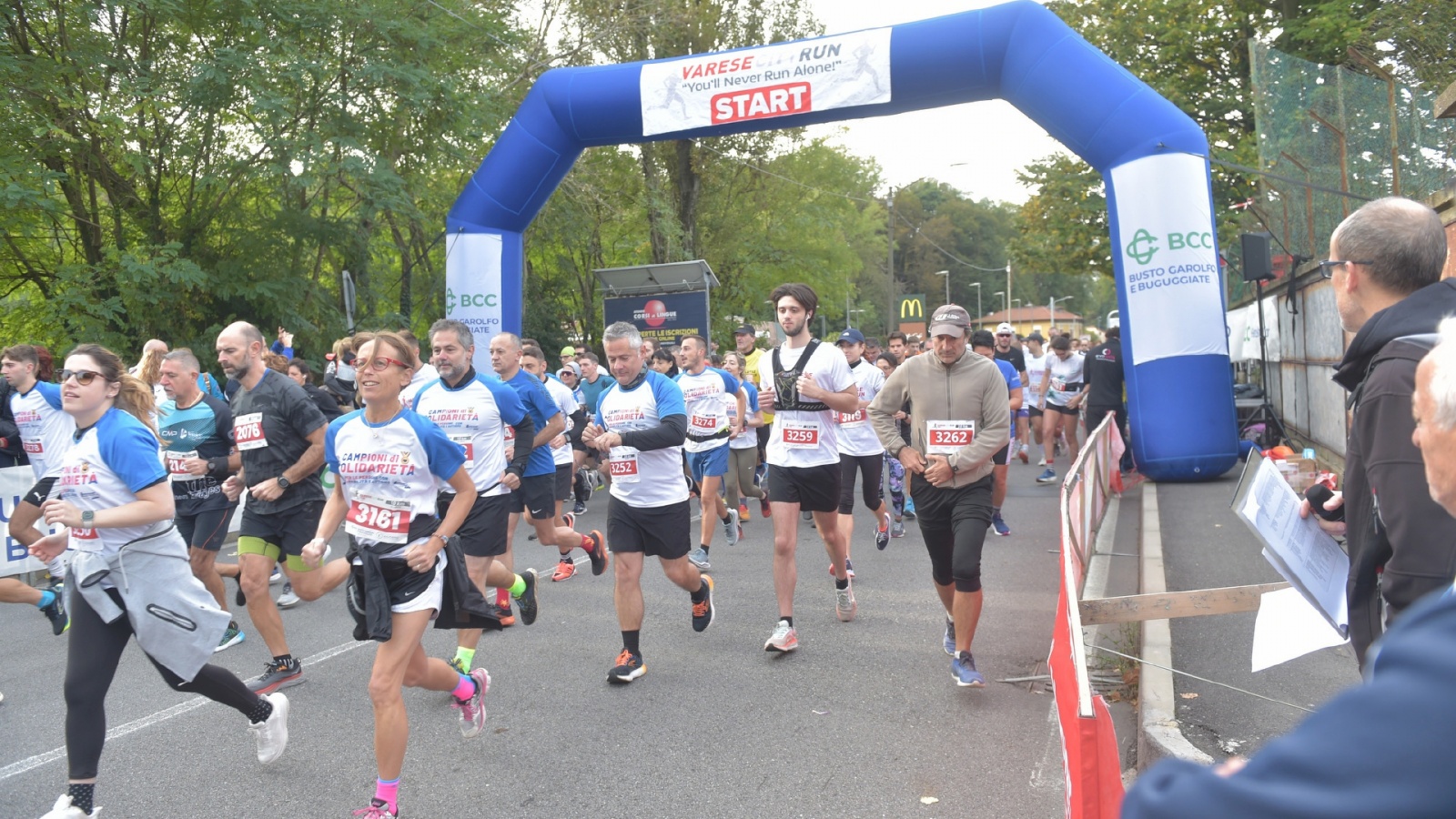 VARESE. VARESE CITY RUN 2024 NELLA FOTO PARTENZA DEI 10 KM