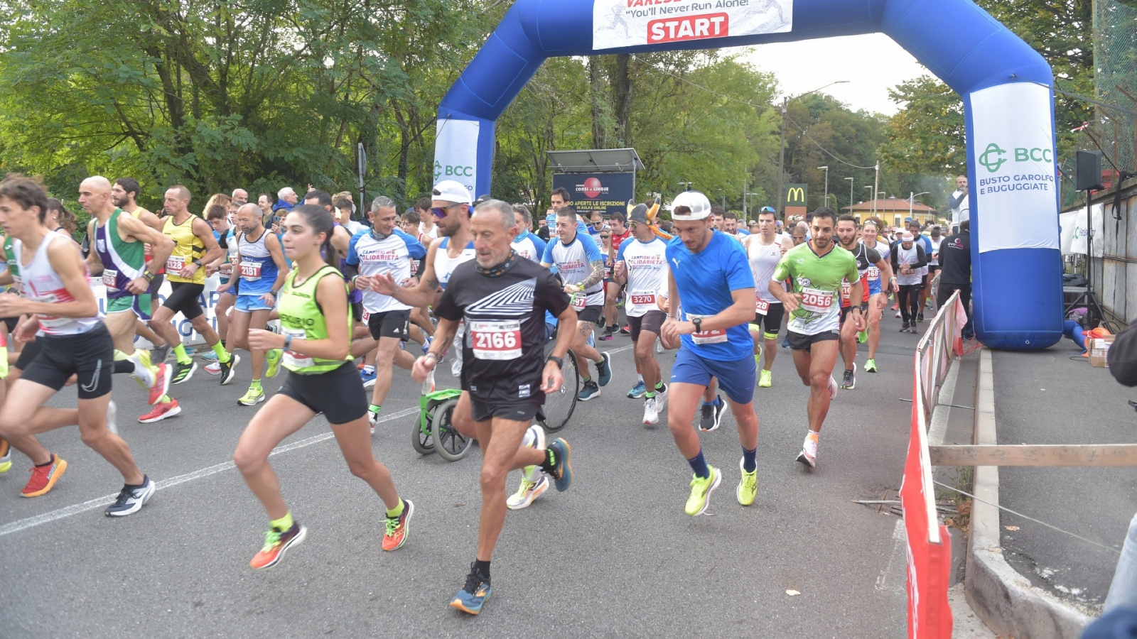 VARESE. VARESE CITY RUN 2024 NELLA FOTO PARTENZA DEI 10 KM