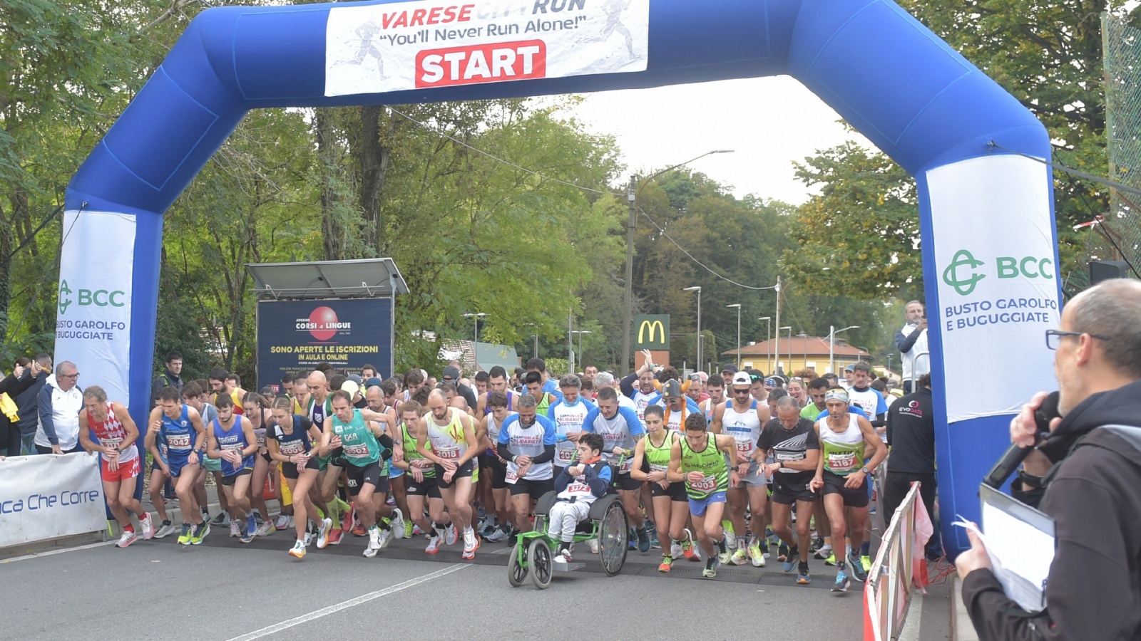 VARESE. VARESE CITY RUN 2024 NELLA FOTO PARTENZA DEI 10 KM