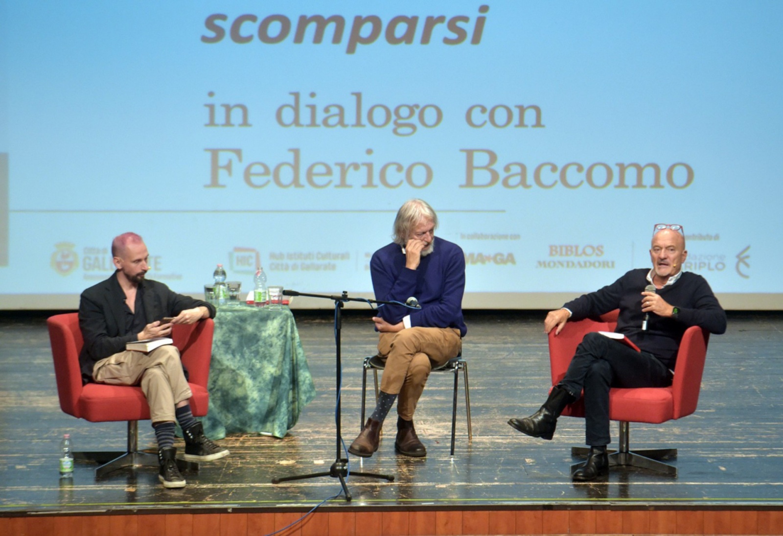 GALLARATE. CLAUDIO BISIO AL TEATRO CONDOMINIO PER PRESENTARE IL SUO LIBRO