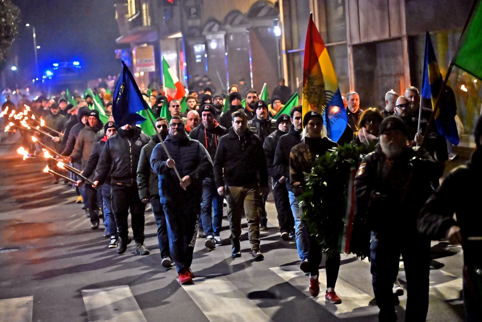 VARESE. CORTEO ESTREMA DESTRA COMMEMORAZIONE FOIBE DALLA STAZIONE FS A PIAZZA MONTE GRAPPA NELLA FOTO