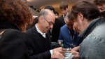 BUSTO ARSIZIO. IL REGISTA GIUSEPPE TORNATORE OSPITE AL BAFF, BUSTO ARSIZIO FILM FESTIVAL, AL CINEMA LUX. RICEVUTO DAL SINDACO ANTONELLI, DALL’ASSESSORE MAFFIOLI E DAL PRESIDENTE GABRIELE TOSI NELLA FOTO ALL’USCITA FIRMA AUTOGRAFI E SI CONCEDE PER I SELFIE