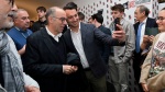 BUSTO ARSIZIO. IL REGISTA GIUSEPPE TORNATORE OSPITE AL BAFF, BUSTO ARSIZIO FILM FESTIVAL, AL CINEMA LUX. RICEVUTO DAL SINDACO ANTONELLI, DALLÕASSESSORE MAFFIOLI E DAL PRESIDENTE GABRIELE TOSI NELLA FOTO ALLÕUSCITA FIRMA AUTOGRAFI E SI CONCEDE PER I SELFIE