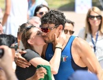 VARESE. CANOTTAGGIO. COPPA DEL MONDO 2025. WORLD ROWING CUP. 3� GIORNATA. FINALI E PREMIAZIONI NELLA FOTO GABRIEL SOARES DOPO GARA CON LA FIDANZATA