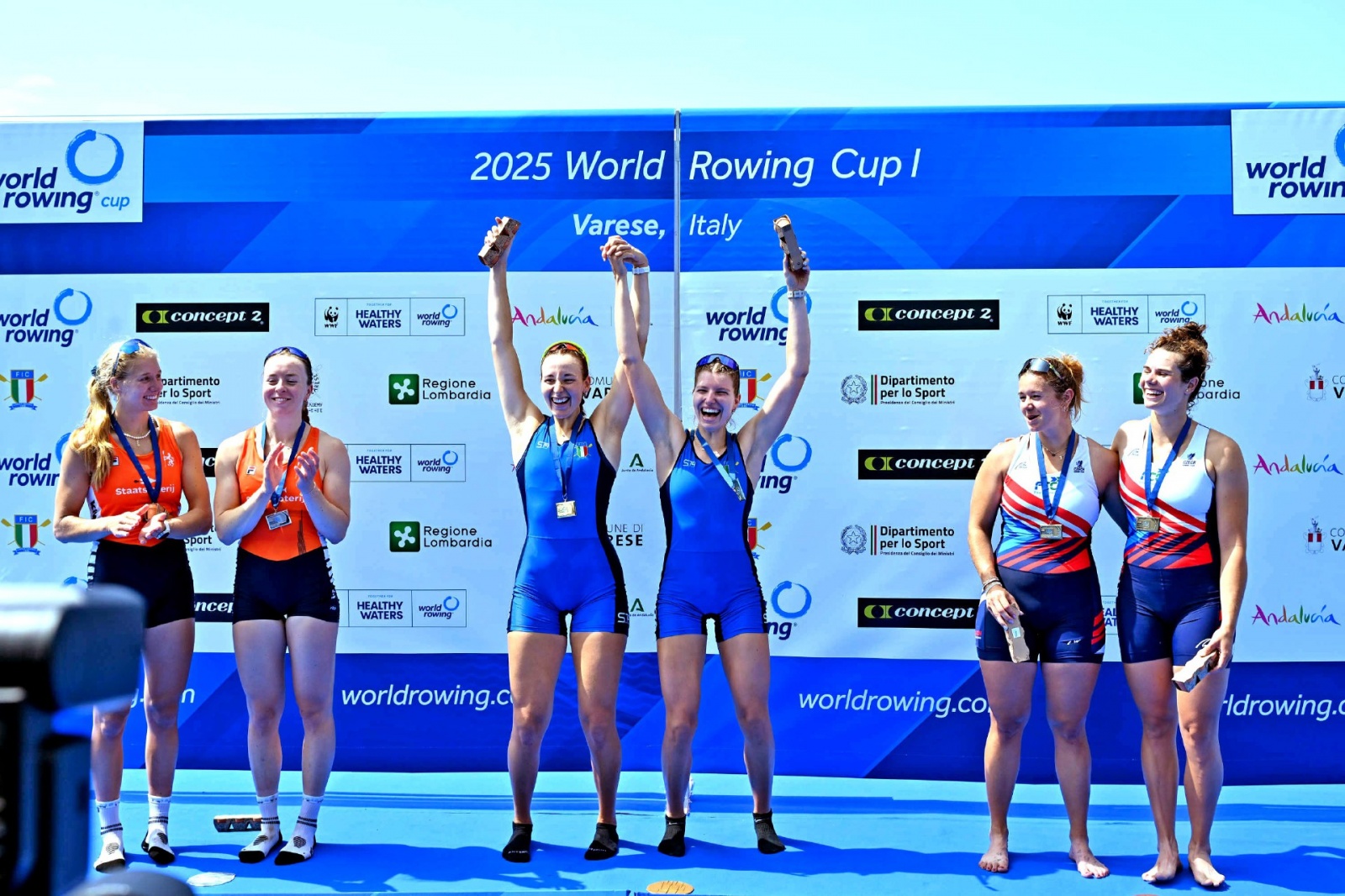 VARESE. CANOTTAGGIO. COPPA DEL MONDO 2025. WORLD ROWING CUP. 3° GIORNATA. FINALI E PREMIAZIONI NELLA FOTO ALICE CODATO, MEDAGLIA D’ORO, ALLA PREMIAZIONE