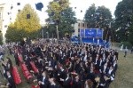 CASTELLANZA. LAUREATI IN FESTA 2025 LIUC NELLA FOTO LANCIO DEL TOCCO