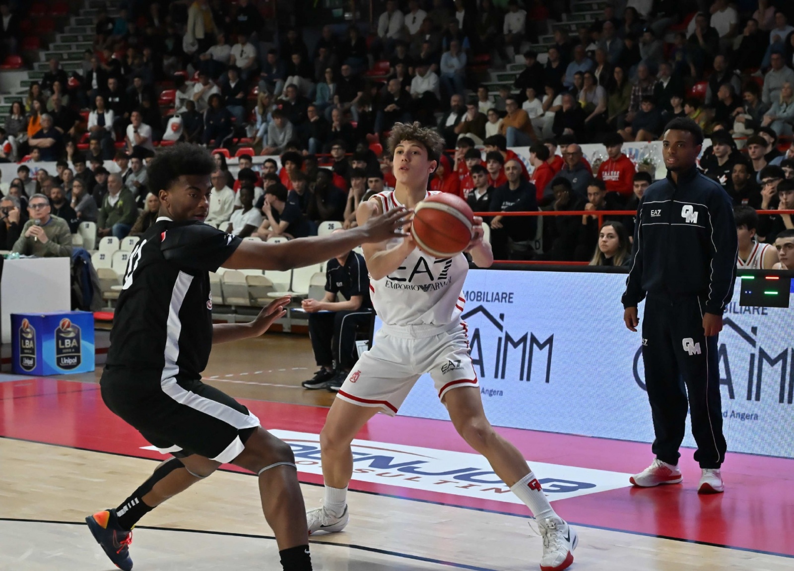 VARESE. BASKET. FINALE E PREMIAZIONI TORNEO GIOVANI LEGGENDE MEMORIAL SANDRO GALLEANI NELLA FOTO FINALE U14 TEAM OHIO-OLIMPIA MILANO